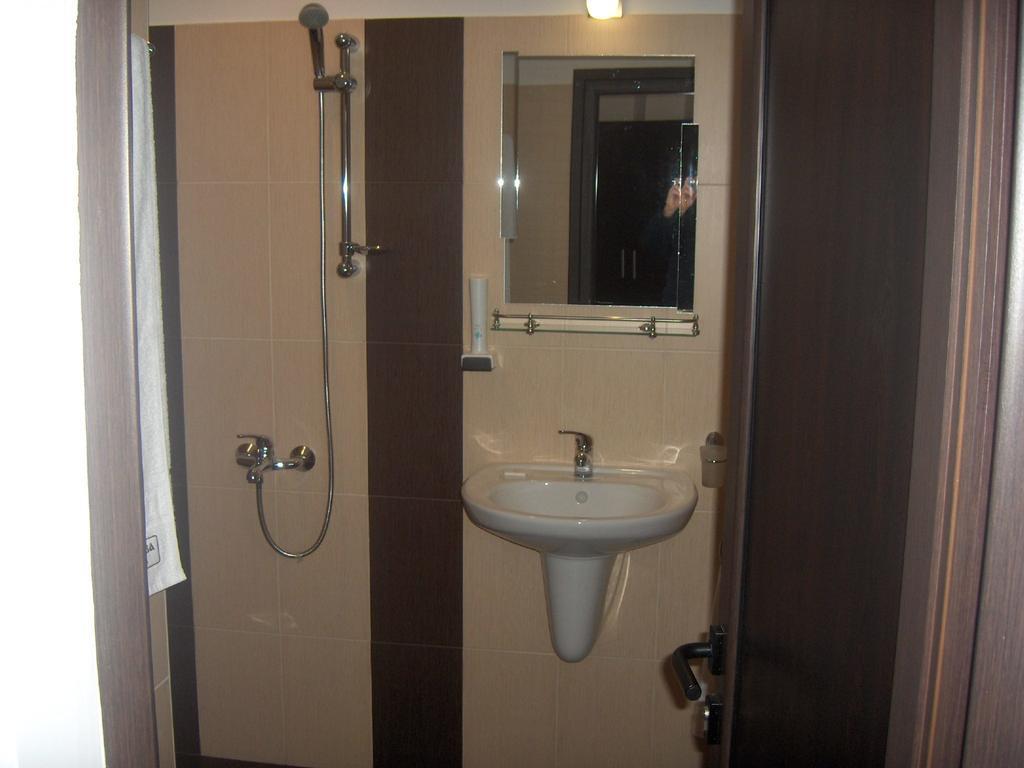 Krasteva House Hotel Berkovitsa Ruang foto