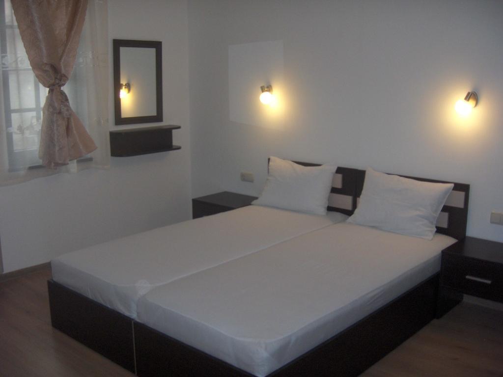 Krasteva House Hotel Berkovitsa Ruang foto