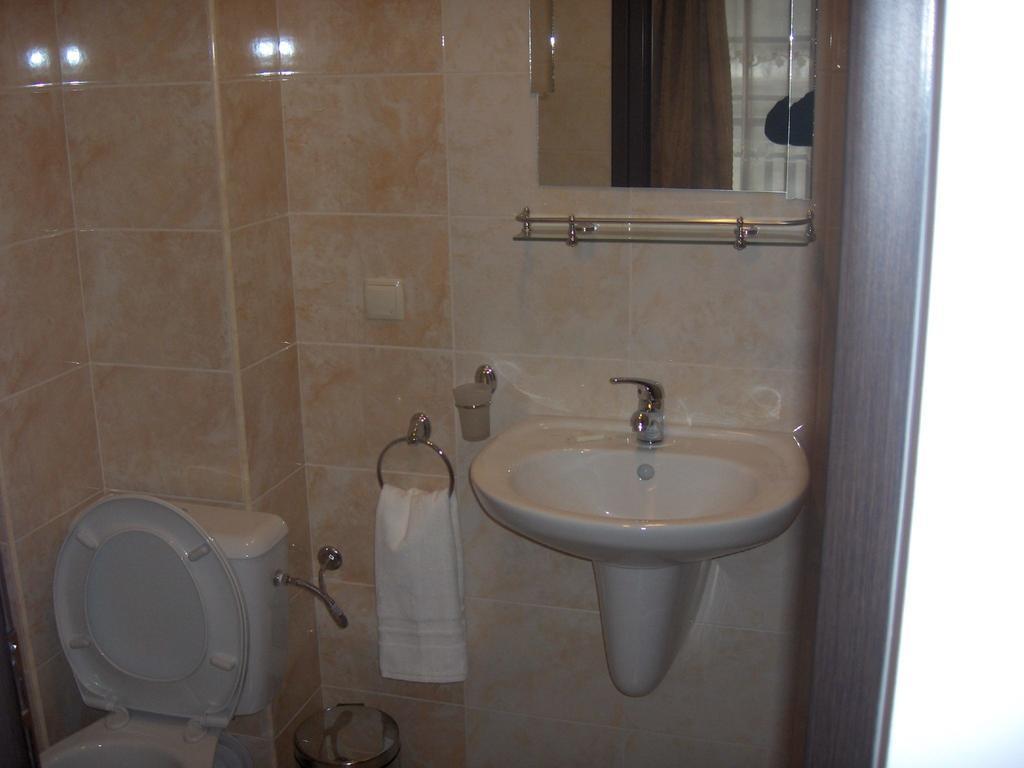 Krasteva House Hotel Berkovitsa Ruang foto