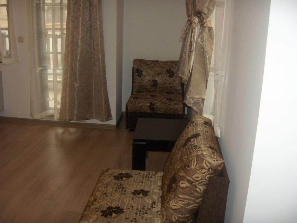 Krasteva House Hotel Berkovitsa Ruang foto